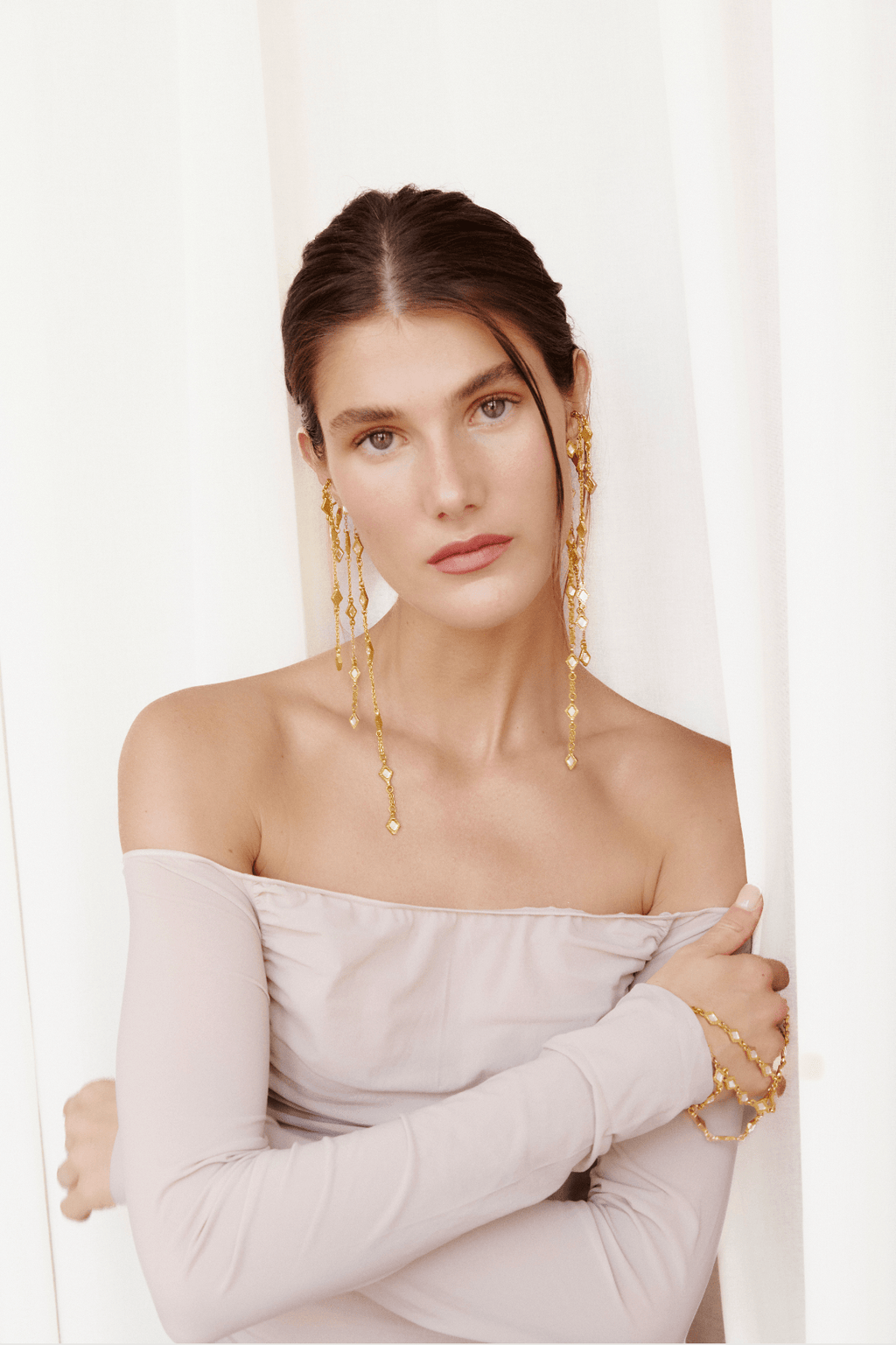 AVA GOLD EARCUFF