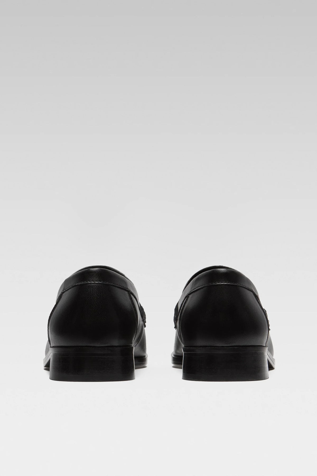 EARTH LOAFER