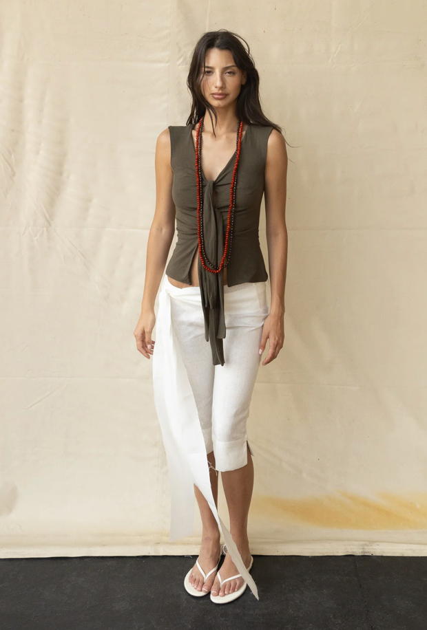 Low waist capris