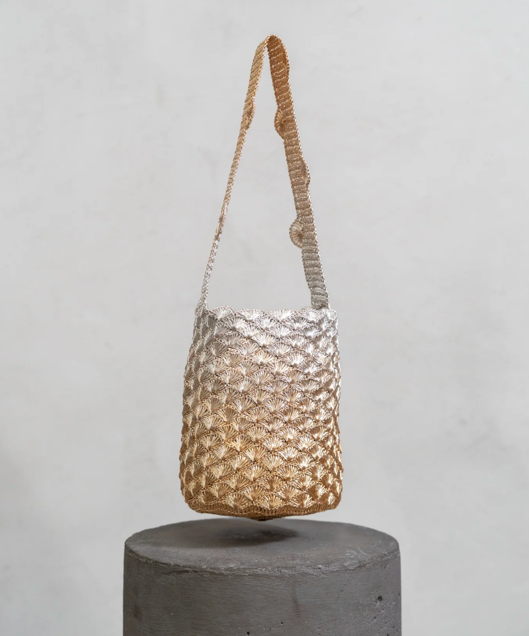 KAIA SEASHELL MOCHILA - GOLD & SILVER