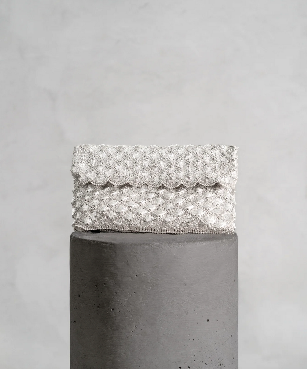 SEASHELL CLUTCH SILVER